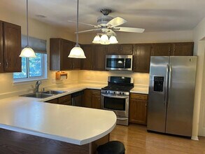 134 Heritage Ct in Gurnee, IL - Building Photo - Building Photo