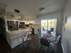 4668 Oak Terrace Dr in Greenacres, FL - Building Photo - Building Photo