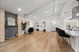 16502 Fox Knoll in San Antonio, TX - Building Photo