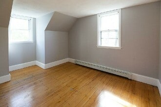 47 Cornwall St, Unit 3 in Boston, MA - Foto de edificio - Building Photo