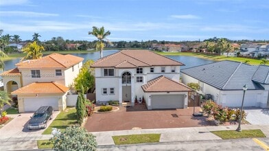 6751 SW 159th Pl in Miami, FL - Foto de edificio - Building Photo