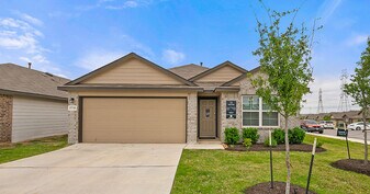 The Willows at Kendall Brook in San Antonio, TX - Building Photo