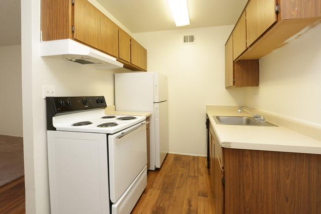 Sedona Pointe Apartments in Tucson, AZ - Building Photo - Interior Photo