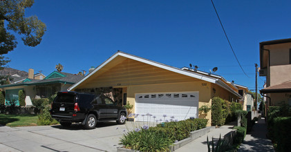 722 E Angeleno Ave in Burbank, CA - Building Photo - Building Photo