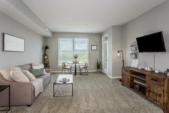 Scioto Ridge in Dublin, OH - Building Photo - Interior Photo