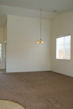 9313 Tahiti Ave in Bakersfield, CA - Building Photo - Building Photo