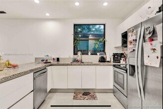 2740 SW 29th Ave-Unit -2740 in Miami, FL - Building Photo - Building Photo