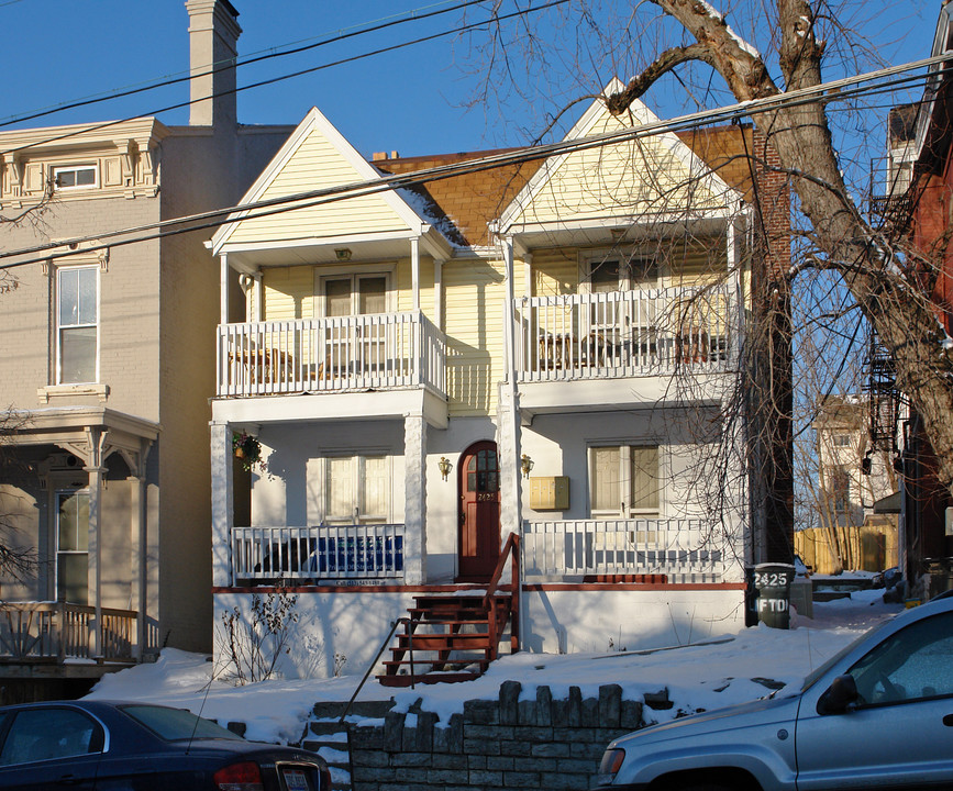 2425 Clifton Ave in Cincinnati, OH - Building Photo