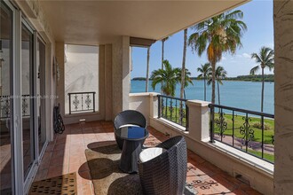 2235 Fisher Island Dr in Miami Beach, FL - Building Photo - Building Photo