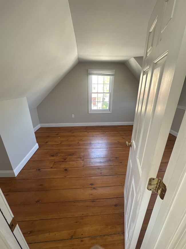 16 Dennett St in Amesbury, MA - Building Photo - Building Photo