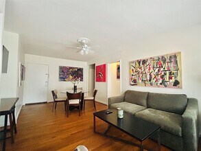 2021 Southgate Blvd in Houston, TX - Building Photo - Building Photo