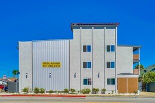 1718 N Avalon Blvd in Wilmington, CA - Building Photo