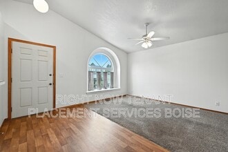 5827 Orchid Wy S in Boise, ID - Building Photo - Building Photo