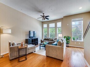15711 Spectrum Dr in Addison, TX - Building Photo - Building Photo