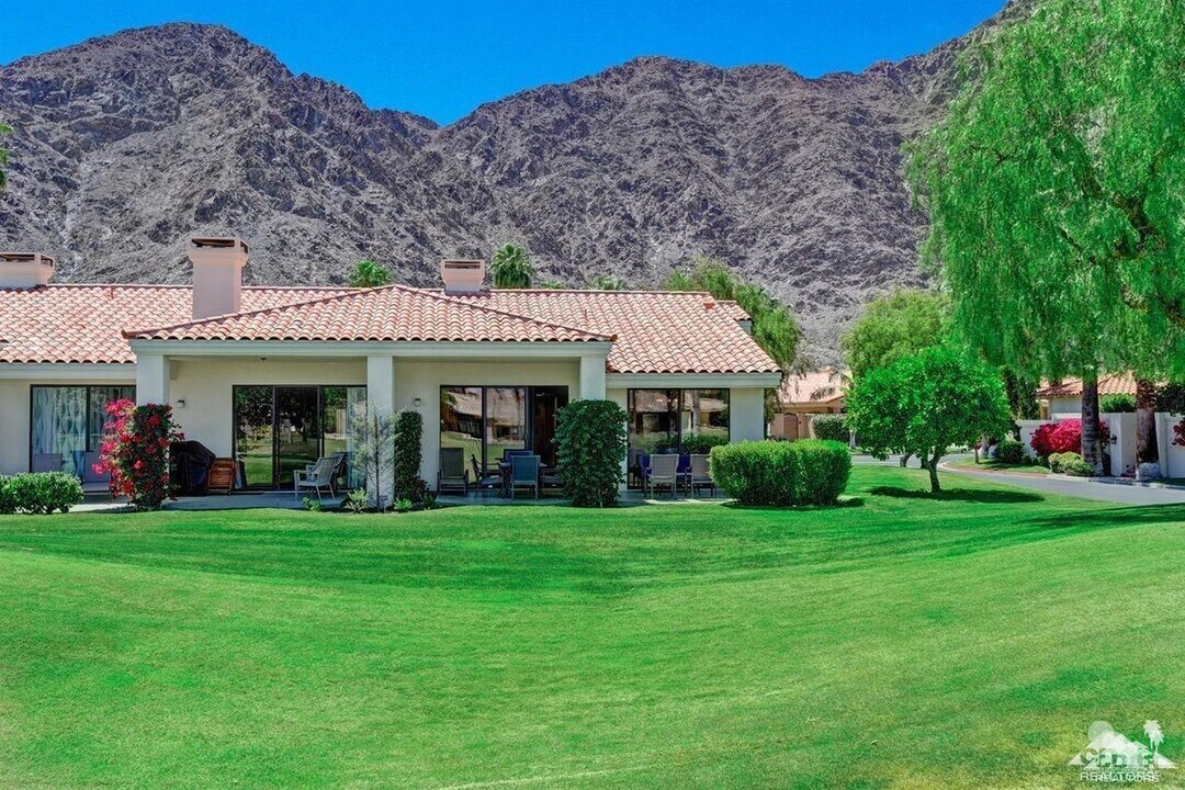 54892 Riviera in La Quinta, CA - Building Photo