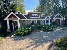 7822 Lakewood in St. Joseph, MI - Building Photo