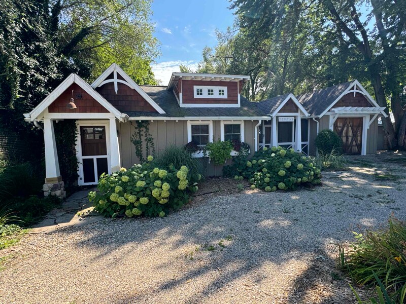 7822 Lakewood in St. Joseph, MI - Building Photo