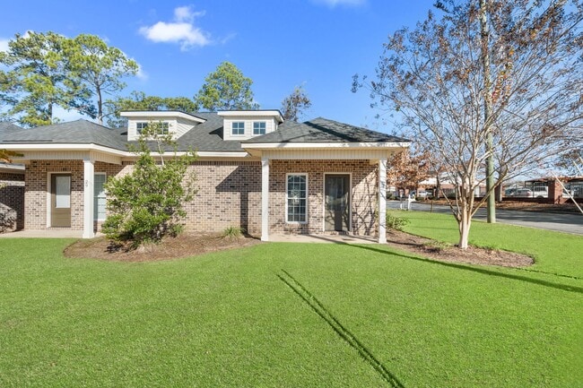 27 W Grady St in Statesboro, GA - Building Photo - Building Photo