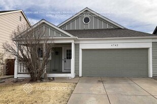 4742 Malaya St in Denver, CO - Building Photo