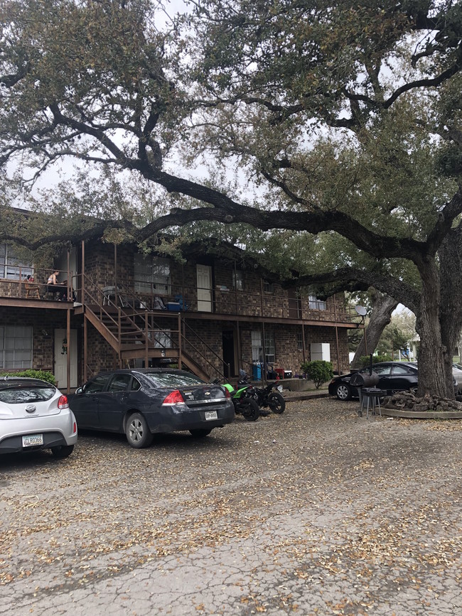 Pryor Square in Goliad, TX - Building Photo - Building Photo