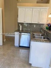 10242 SW 24th St in Miramar, FL - Building Photo - Building Photo