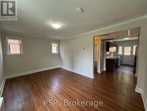 1335 Bayview Ave in Toronto, ON - Building Photo - Building Photo