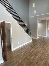 575 Elm Ave, Unit 21 in Long Beach, CA - Building Photo - Building Photo