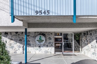 College Manor Mainstreet Apartments in Chilliwack, BC - Building Photo - Building Photo