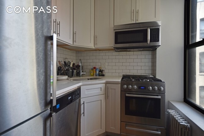 175 E 105th St in New York, NY - Building Photo - Building Photo