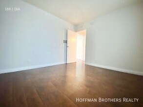 16215 Vanowen St, Unit 11 in Los Angeles, CA - Building Photo - Building Photo