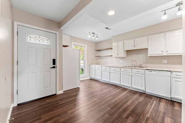503 Nebraska Cir in Carol Stream, IL - Building Photo - Building Photo