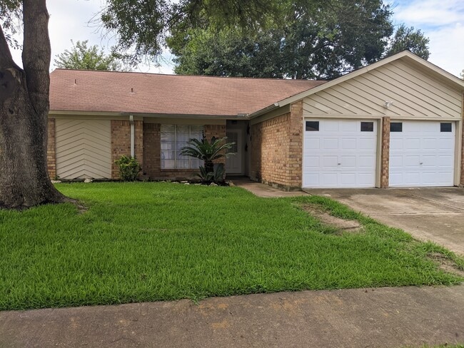 property at 17903 Glenpatti Dr