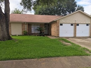 17903 Glenpatti Dr in Houston, TX - Building Photo - Building Photo