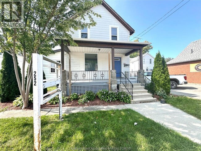 252 Queen St in Chatham, ON - Building Photo - Building Photo
