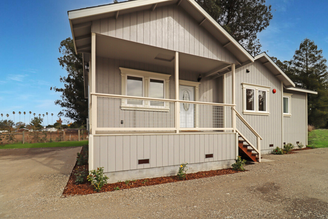 2741 Stony Point Rd in Petaluma, CA - Building Photo