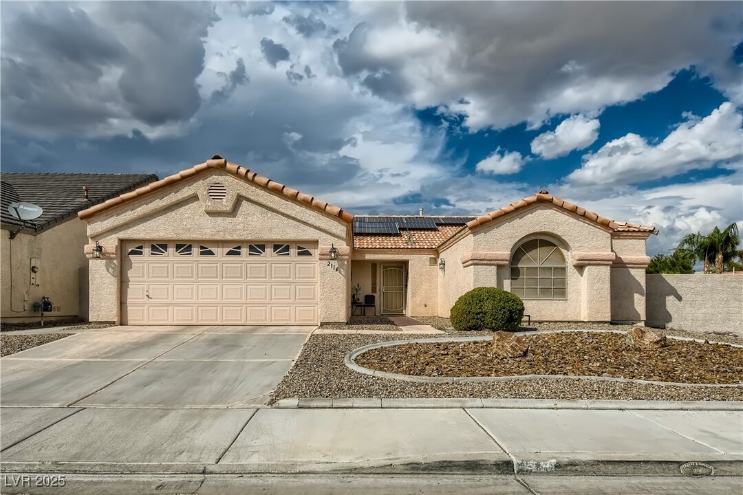 2114 Akamine Ave in North Las Vegas, NV - Foto de edificio