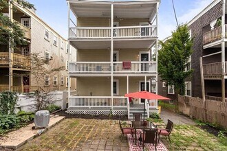 389 Centre St in Boston, MA - Building Photo - Building Photo