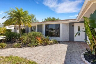 4645 Hunter Ridge Dr in Sarasota, FL - Building Photo - Building Photo