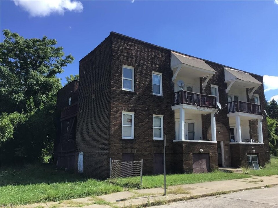 13523 Glenside Rd in Cleveland, OH - Building Photo