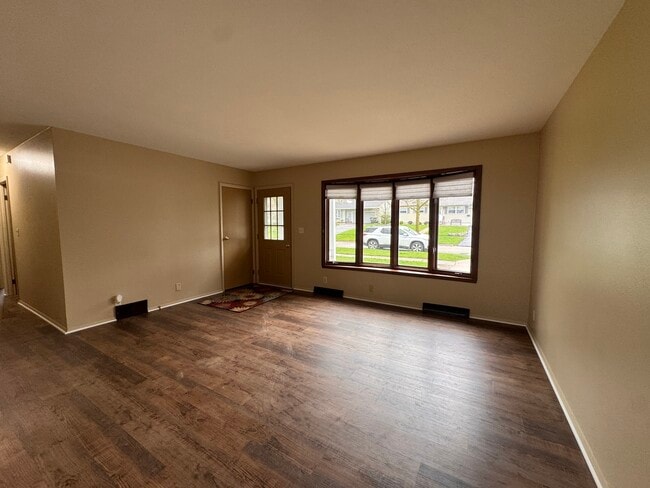 757 Watson Dr in Genoa, IL - Building Photo - Building Photo