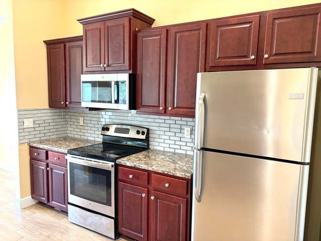 213 SW Starfish Ave in Port St. Lucie, FL - Building Photo - Building Photo