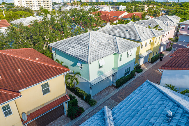 The Village At Victoria Park in Fort Lauderdale, FL - Building Photo - Building Photo