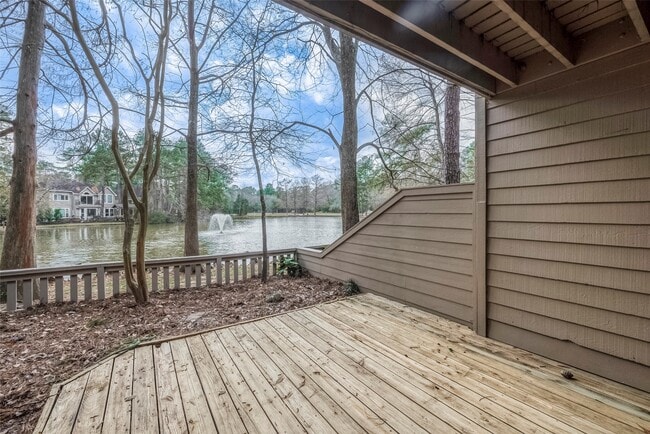 property at 13 Lakeridge Dr