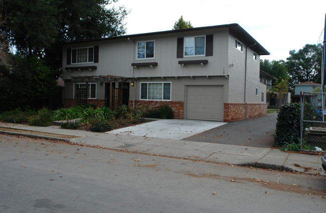 259 Mariposa Ave in Mountain View, CA - Building Photo - Building Photo