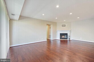 11323 Commonwealth Dr in Rockville, MD - Building Photo - Building Photo