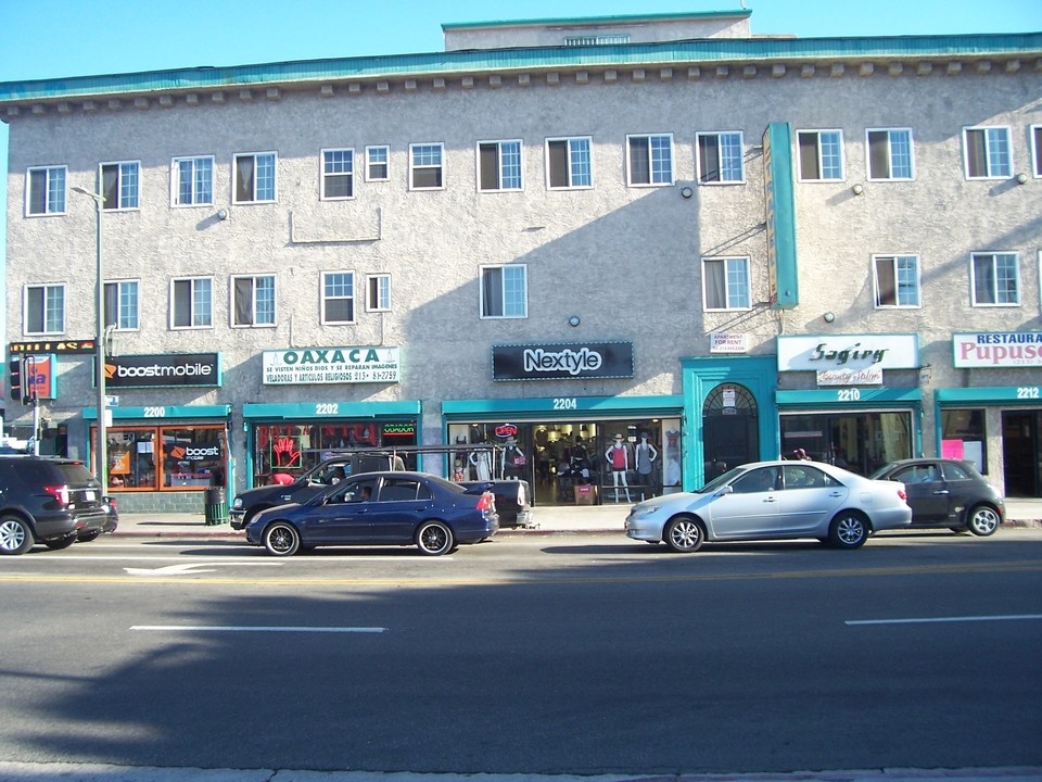 2200 Pico Blvd in Los Angeles, CA - Foto de edificio