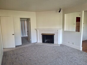 168-170B Agard St in Auburn, CA - Foto de edificio - Building Photo