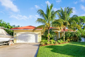 4601 Windswept Pines Ct in Tequesta, FL - Building Photo - Building Photo