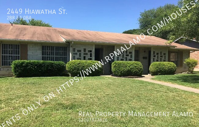 2449 Hiawatha St in San Antonio, TX - Building Photo - Building Photo