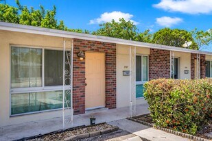 2107 NE 15th Ave in Wilton Manors, FL - Building Photo